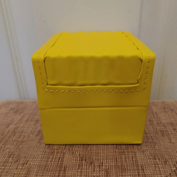 Invicta Yellow Classic Wave Empty Watch Box Case - Picture 4 of 6
